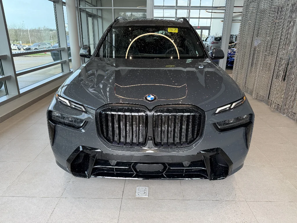New 2027 Dravit Grey Metallic BMW xDrive40i image 2