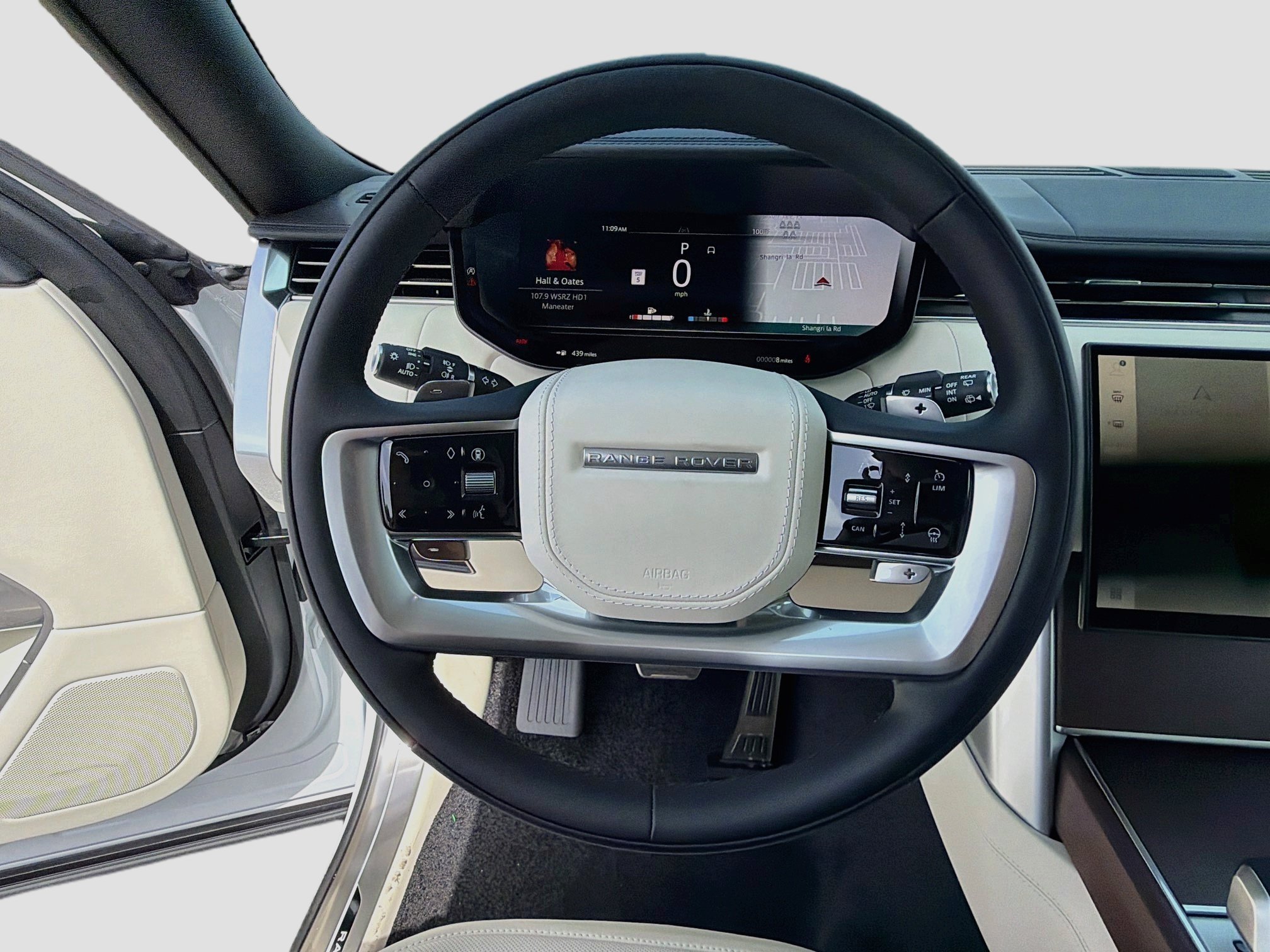 New 2026 Fuji White LAND ROVER SE 7 Seats image 41