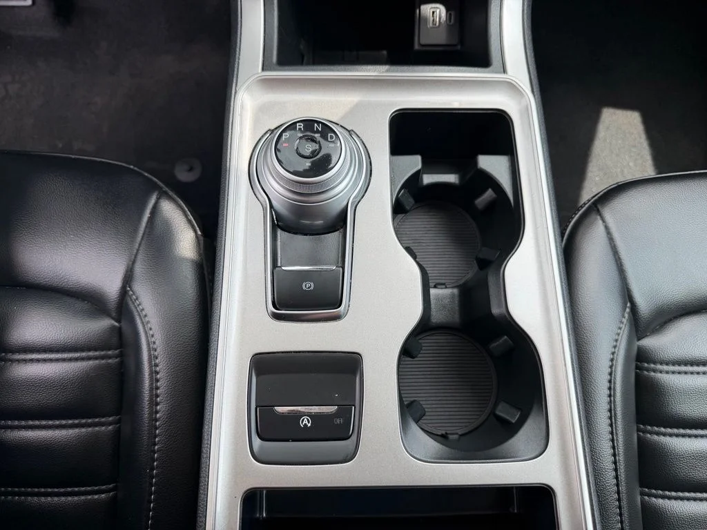 Used 2024 Gray Ford SEL image 21