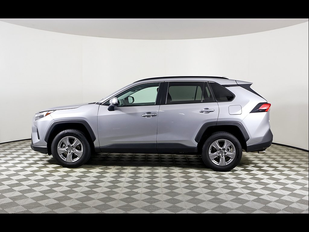 Used 2025 Silver Sky Metallic Toyota XLE image 3