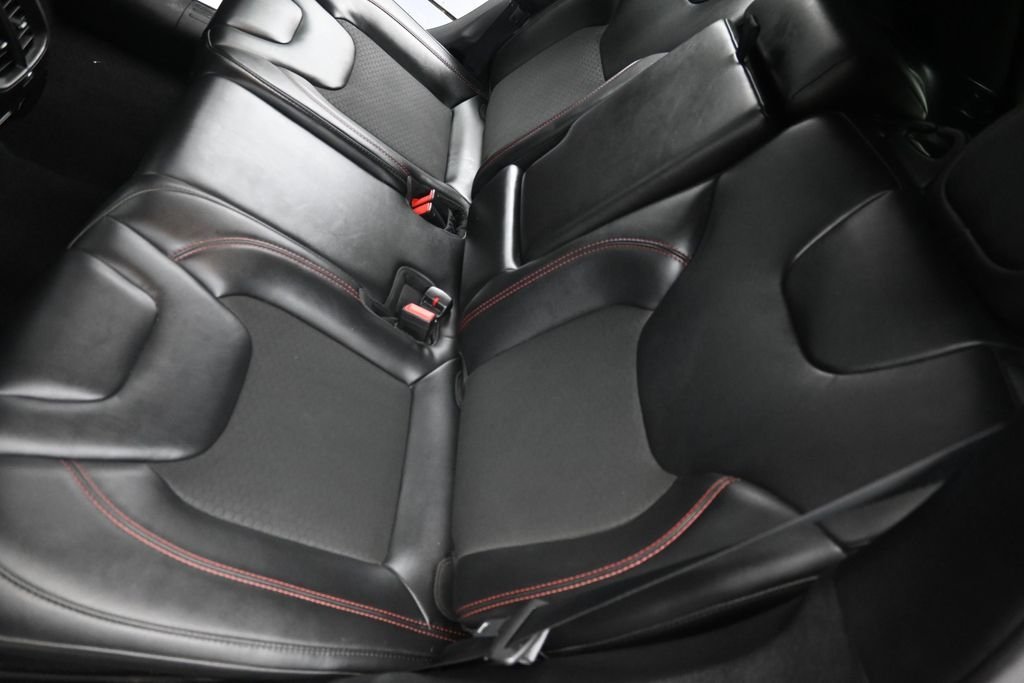 Used 2020 Velvet Red Pearlcoat Jeep Trailhawk image 28