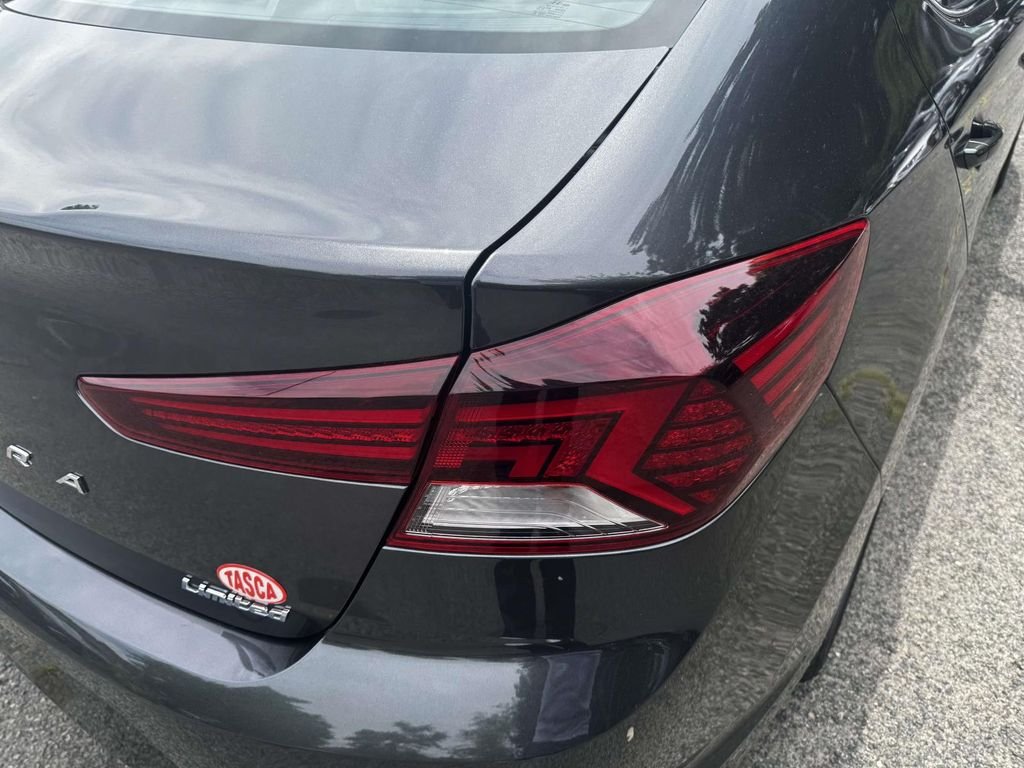 2020 Hyundai Elantra Limited - Photo 10