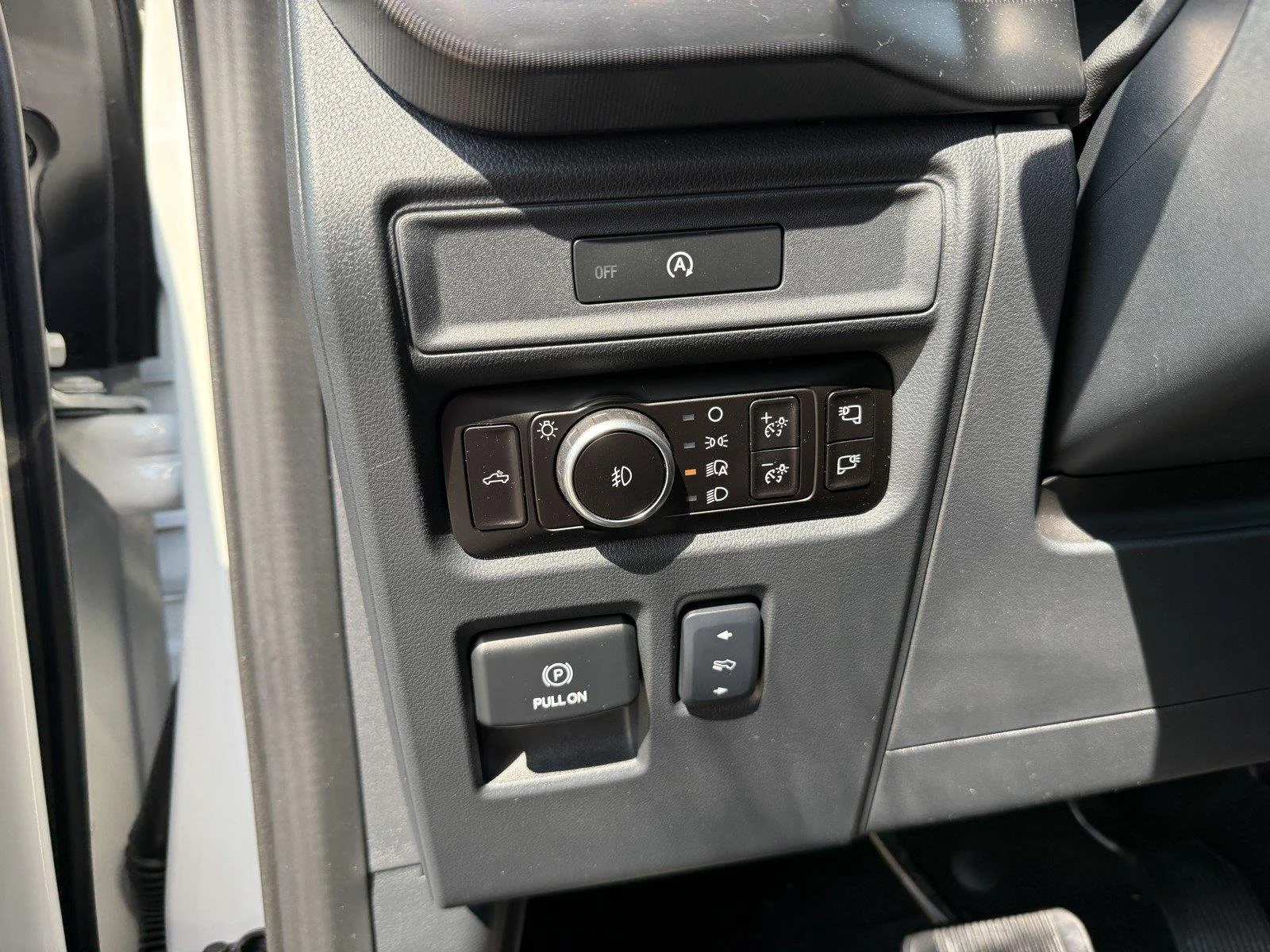 Used 2025 Star White Ford Platinum image 15