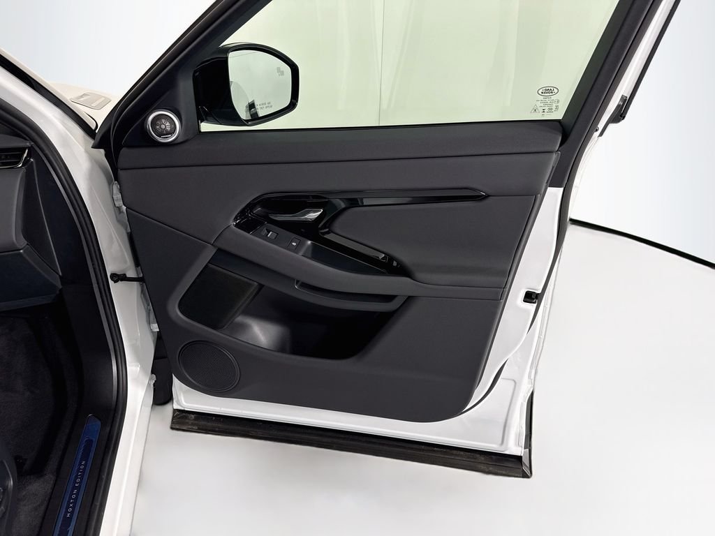 New 2026 Fuji White Land Rover Hoxton Edition image 27