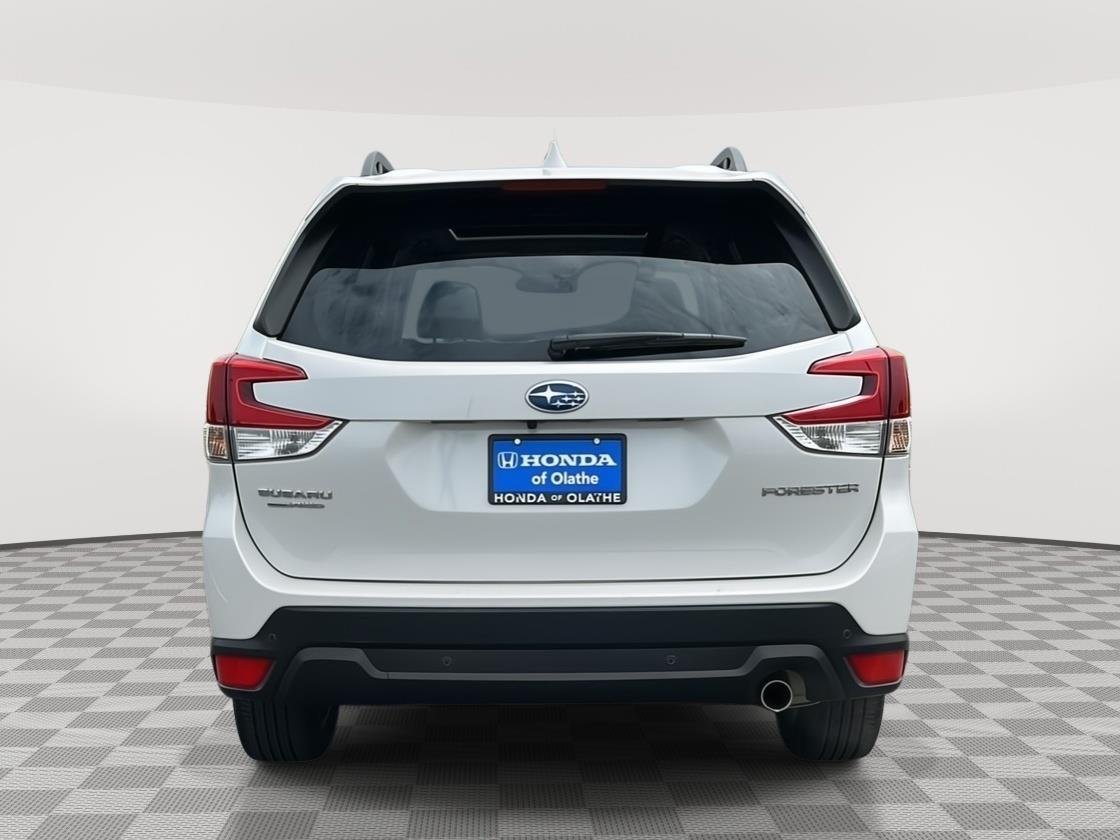 Used 2023 Crystal White Pearl Subaru Limited image 3