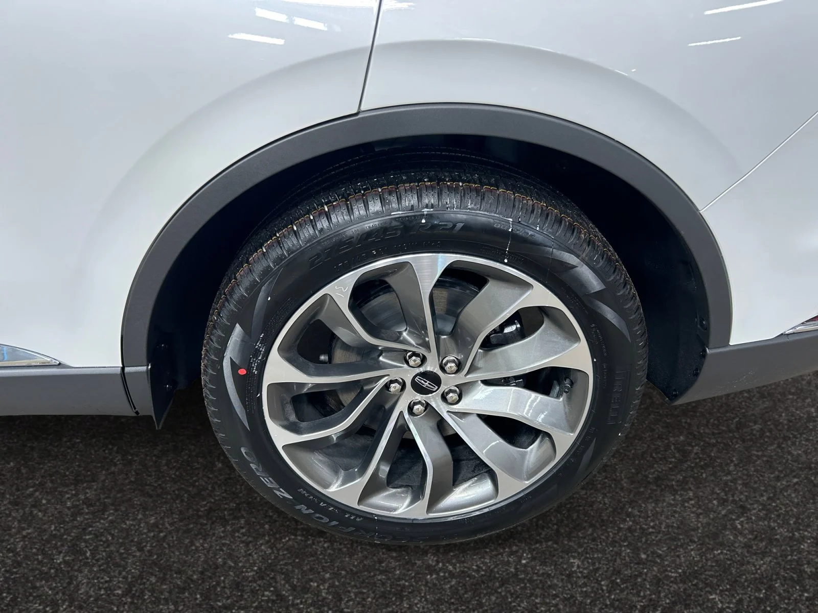 New 2026 Pristine White Metallic Tri-Coat Lincoln Reserve image 9