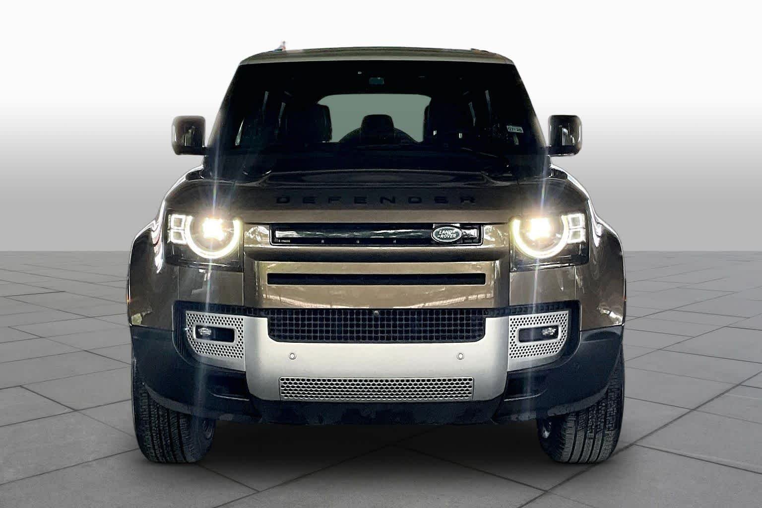 Used 2024 Gondwana Stone Metallic Land Rover S image 3