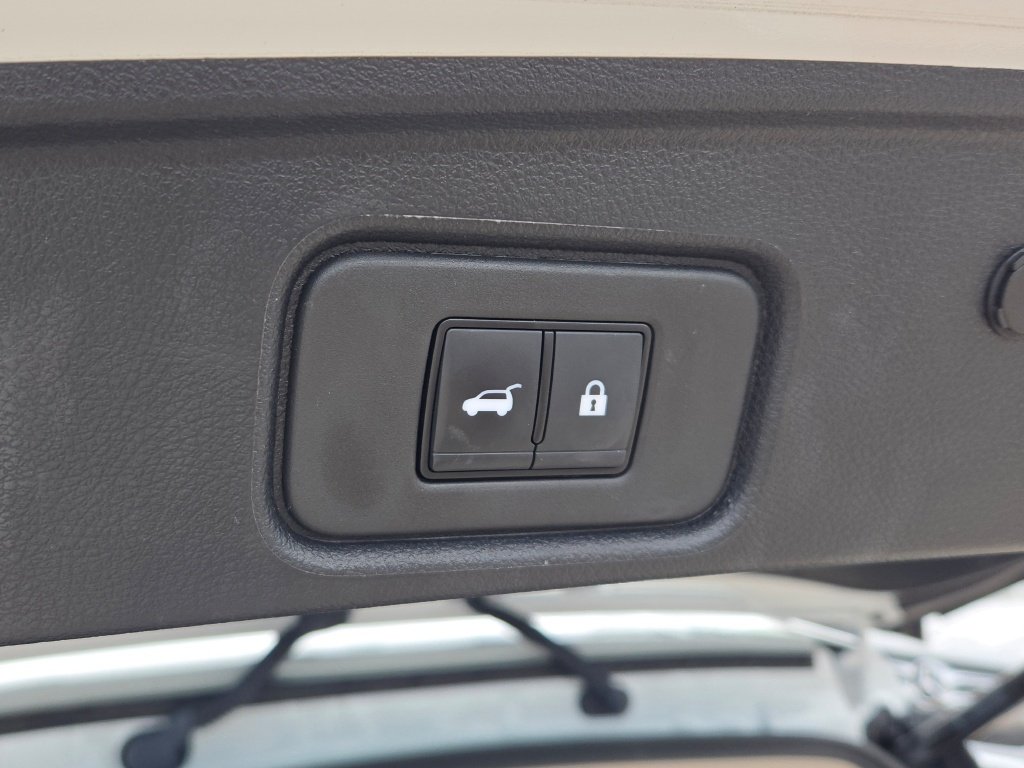 Certified Used 2025 White Nissan SL image 15