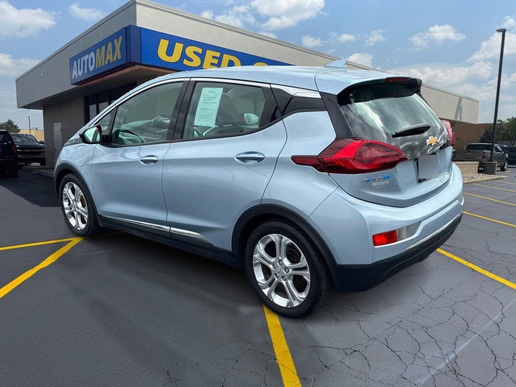 Used 2017 Includes (TUS) Black grille. Chevrolet LT image 7