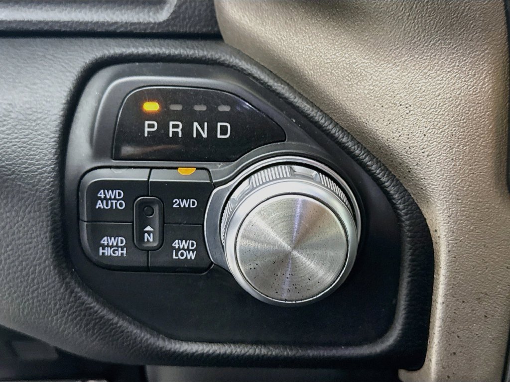 Used 2019 Diamond Black Crystal Pearlcoat Ram Laramie image 20