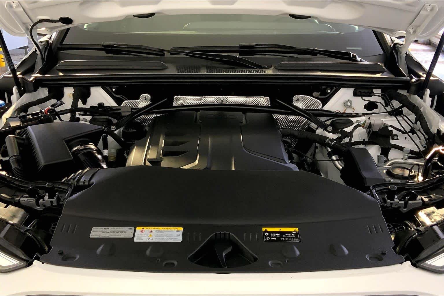 Used 2025 Arkona White Audi Premium image 30
