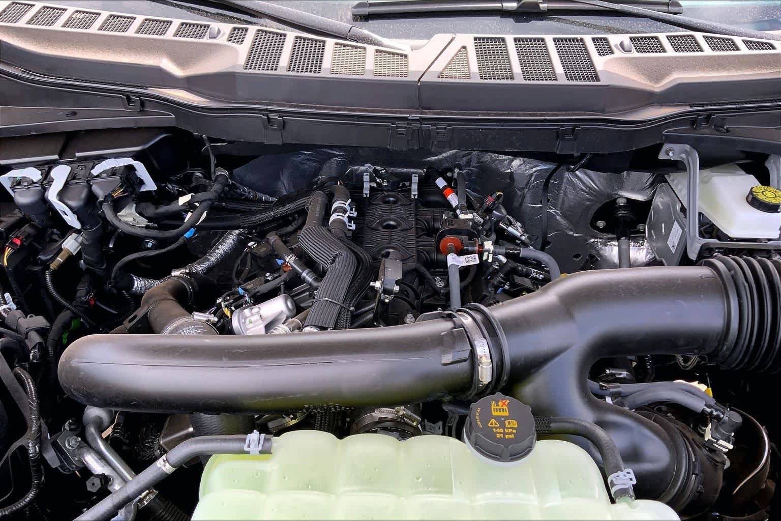 New 2026 Carbonized Gray Metallic Ford XLT image 17