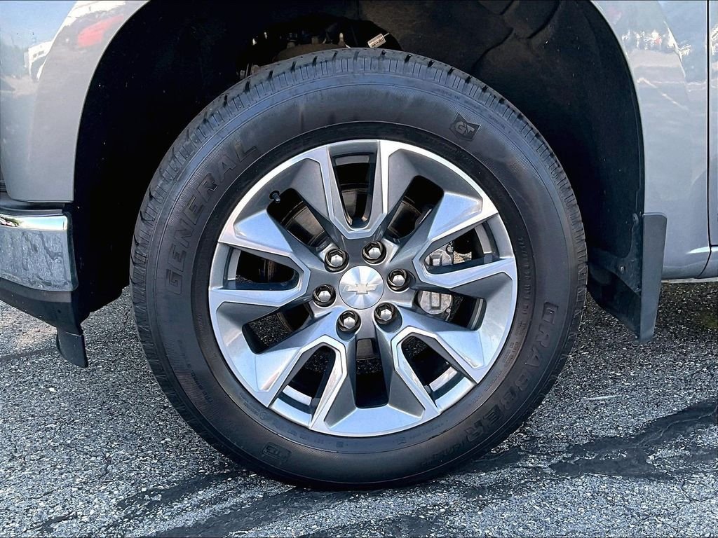 Used 2022 Gray Chevrolet LT image 7