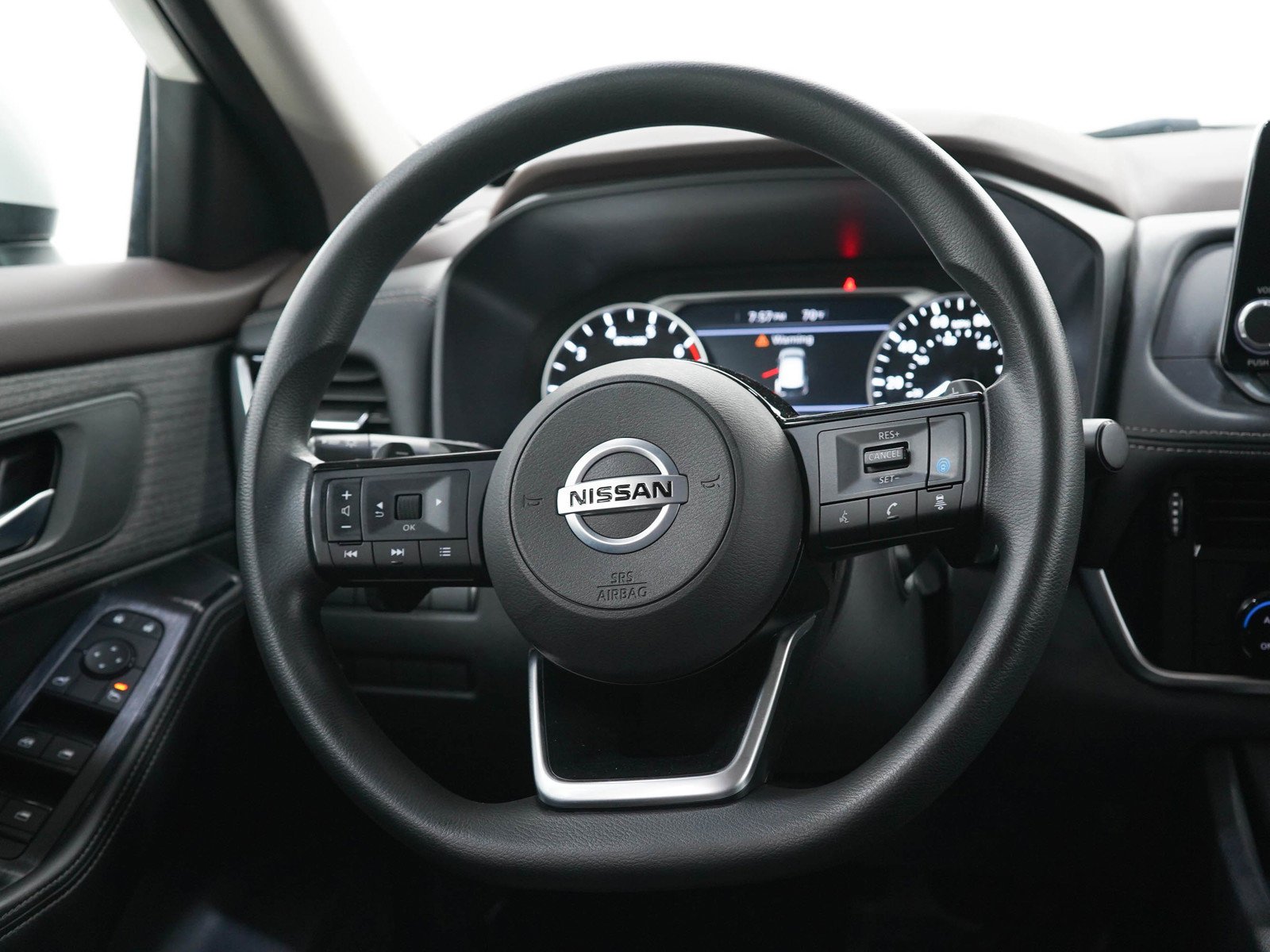 Used 2021 Pearl White Tricoat Nissan Sv image 16