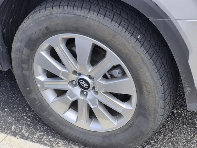 Used 2025 Typhoon Silver Hyundai SEL image 4
