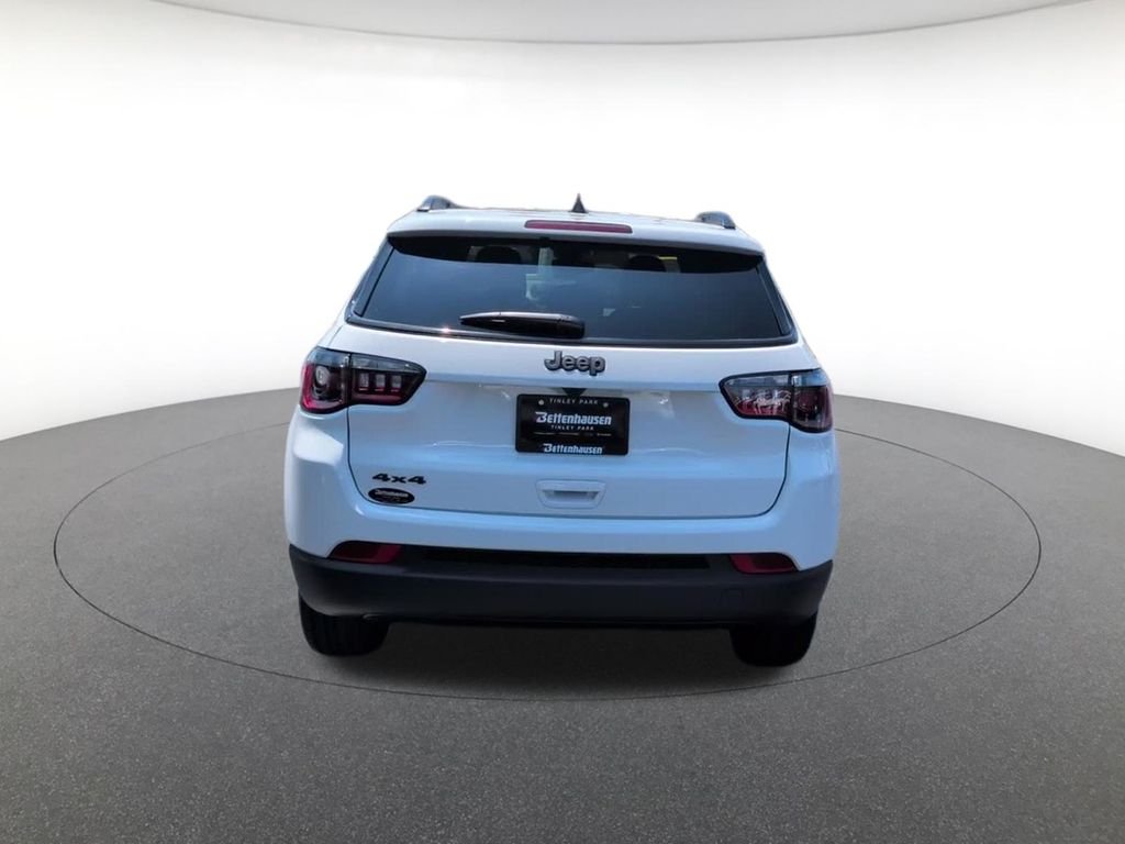 New 2026 Bright White Clearcoat Jeep Latitude image 7