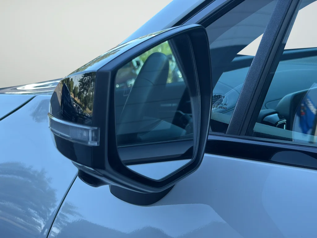 Used 2023 White Kia X-Pro Prestige image 36