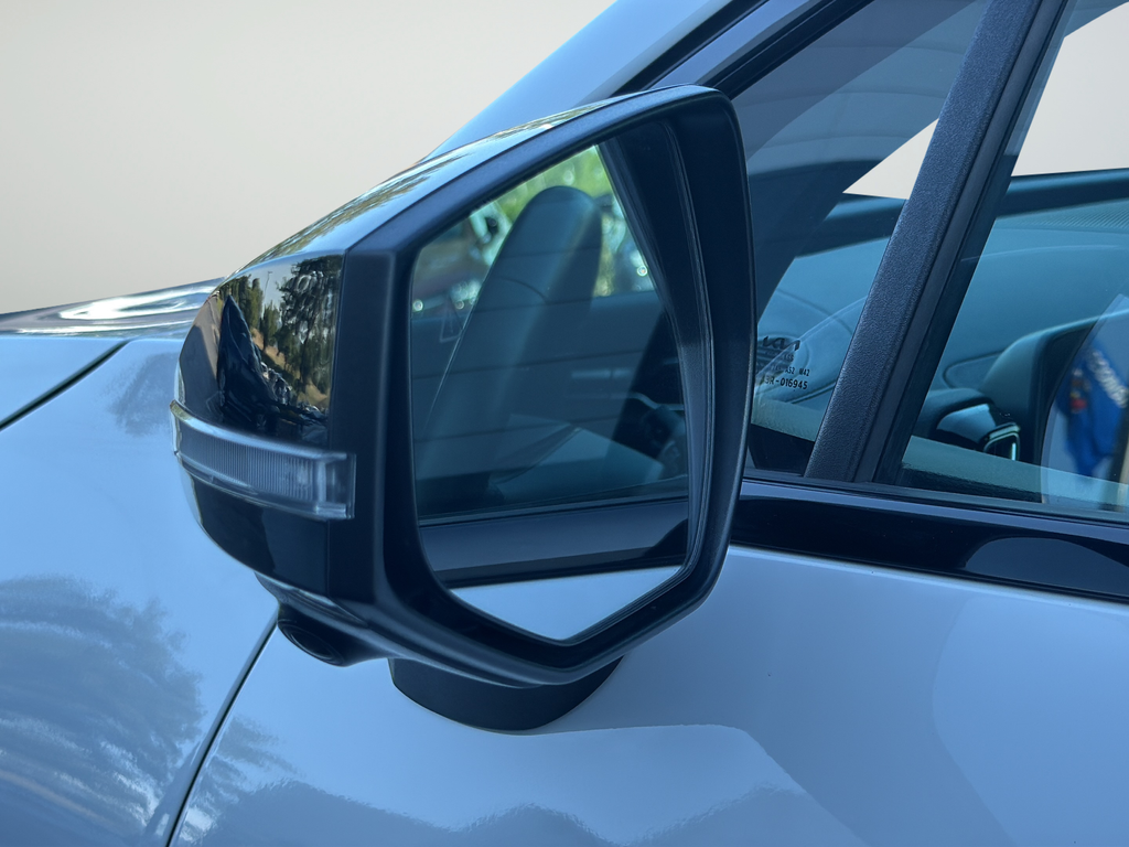 Used 2023 White Kia X-Pro Prestige image 36