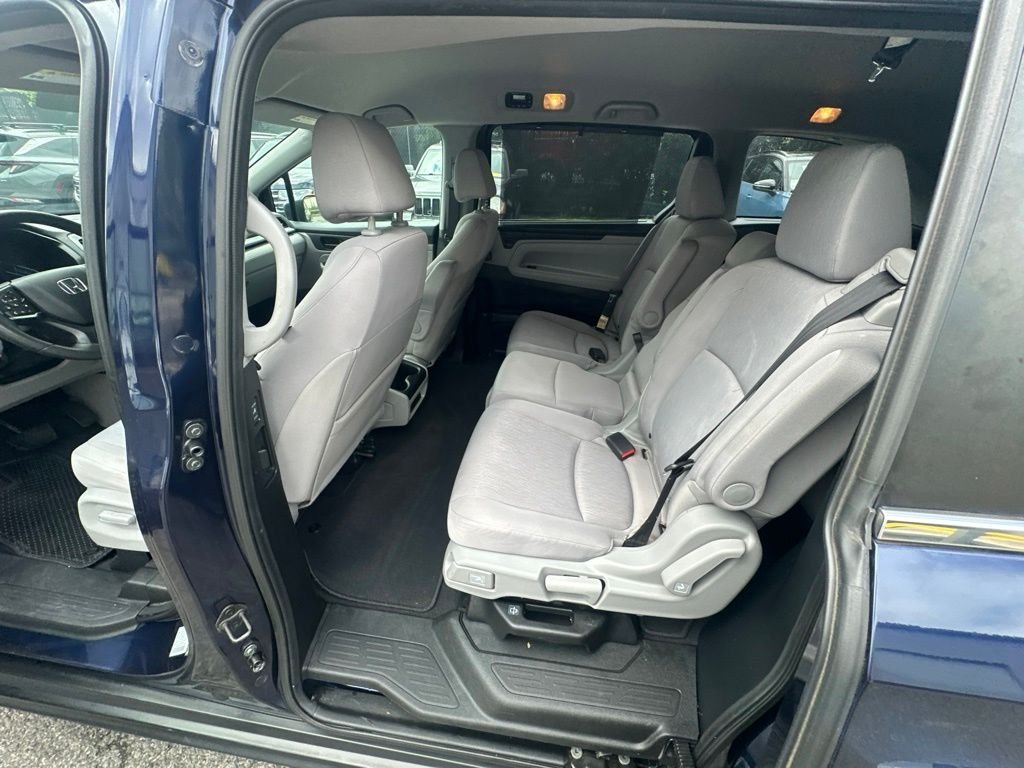 Used 2018  Honda EX image 28