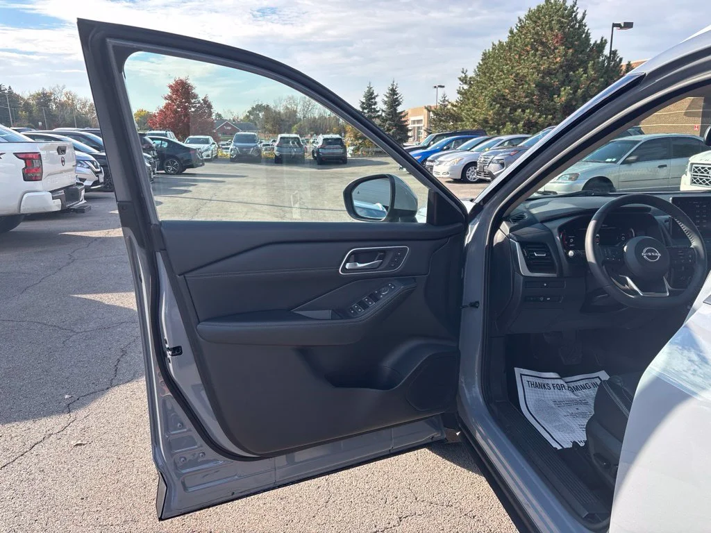 Used 2024 Gray Nissan Platinum image 16