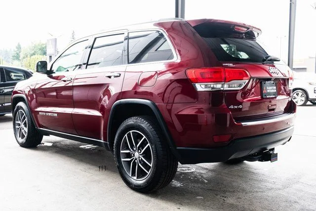 Used 2017 Red Jeep Limited image 4