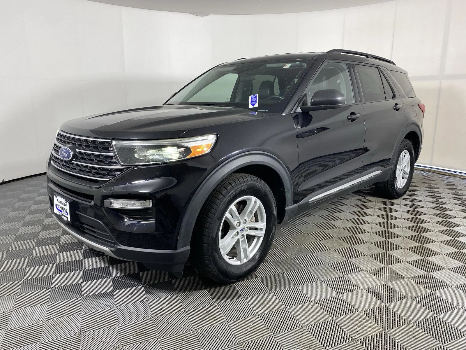 Used 2024 Agate Black Ford XLT image 3