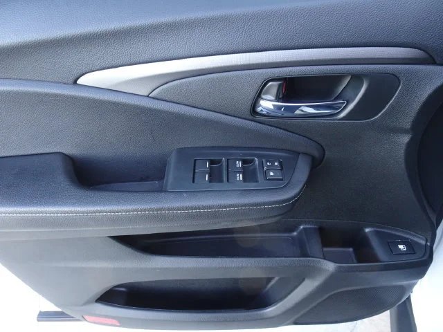 Used 2024 Platinum White Pearl Honda Sport image 21