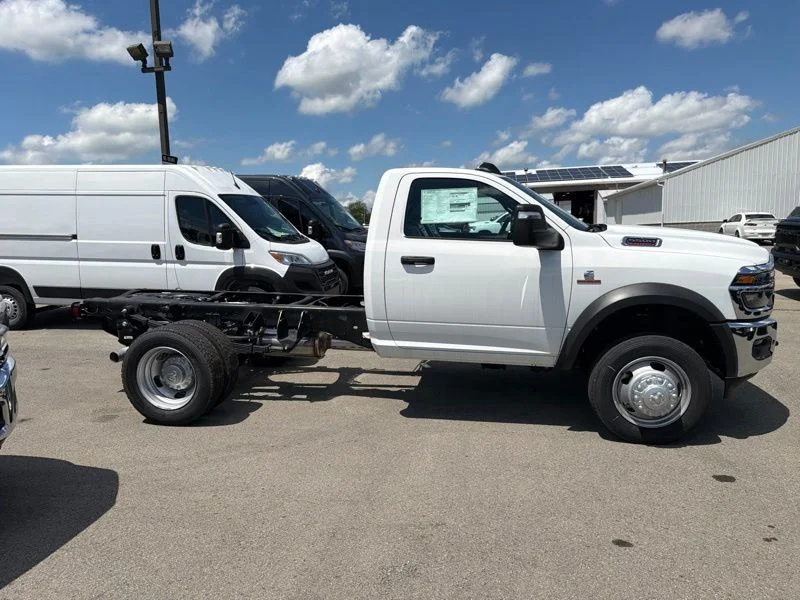 New 2026 Bright White Clear-Coat Exterior Paint RAM Tradesman image 2