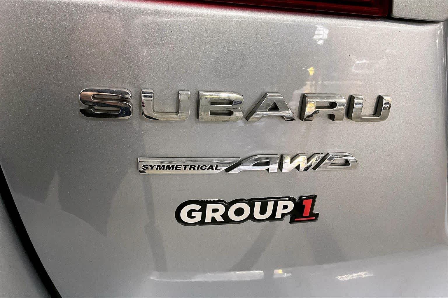 Used 2019 Ice Silver Metallic Subaru Limited image 31