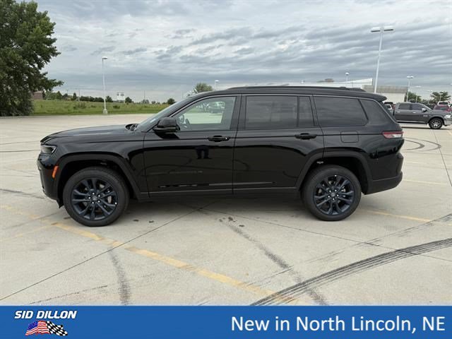 New 2026 Diamond Black Crystal Pearl-Coat Exterior Paint Jeep 85th Anniversary Edition image 2