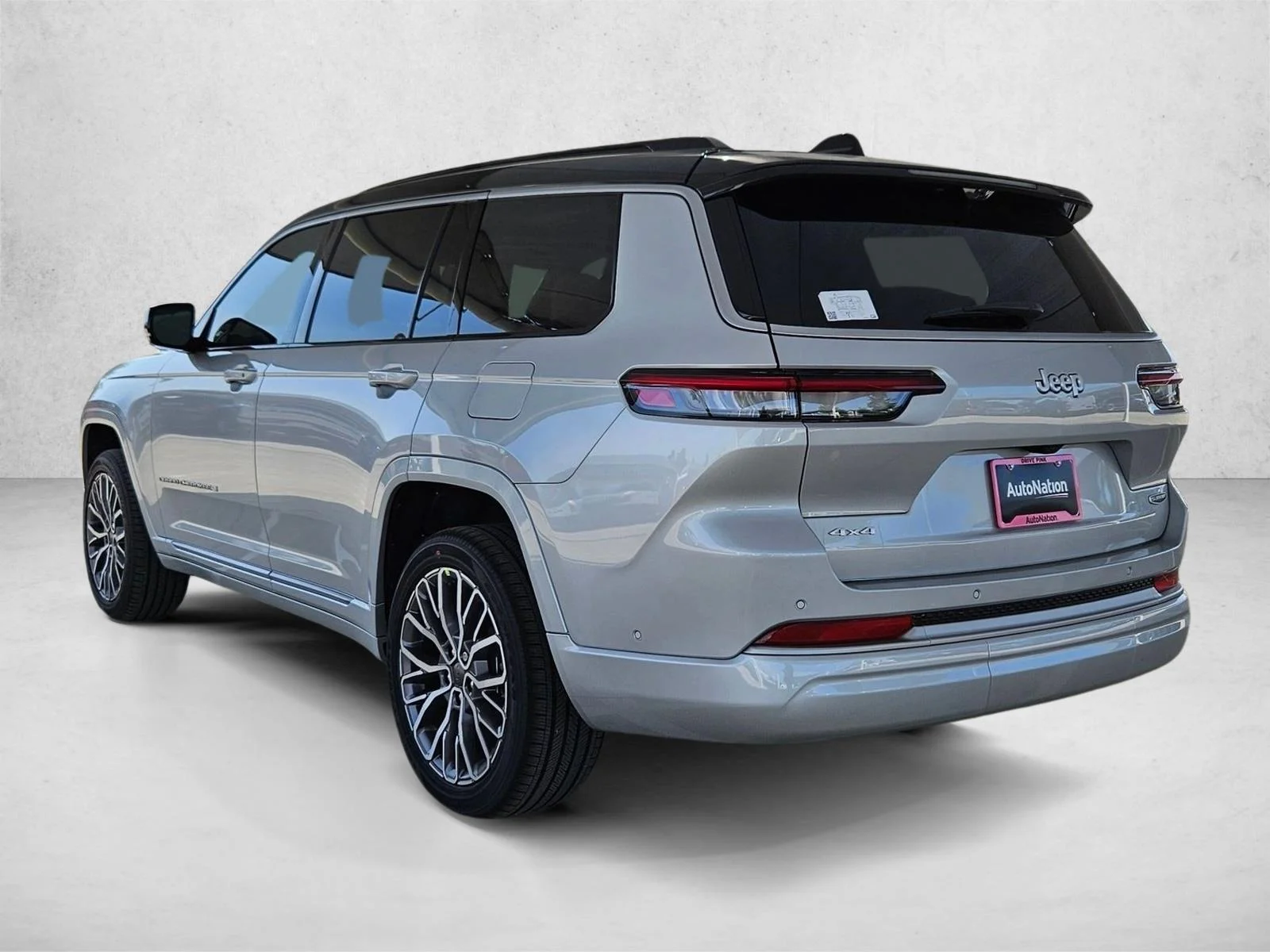 New 2026 Silver Zynith Exterior Paint Jeep Summit image 9