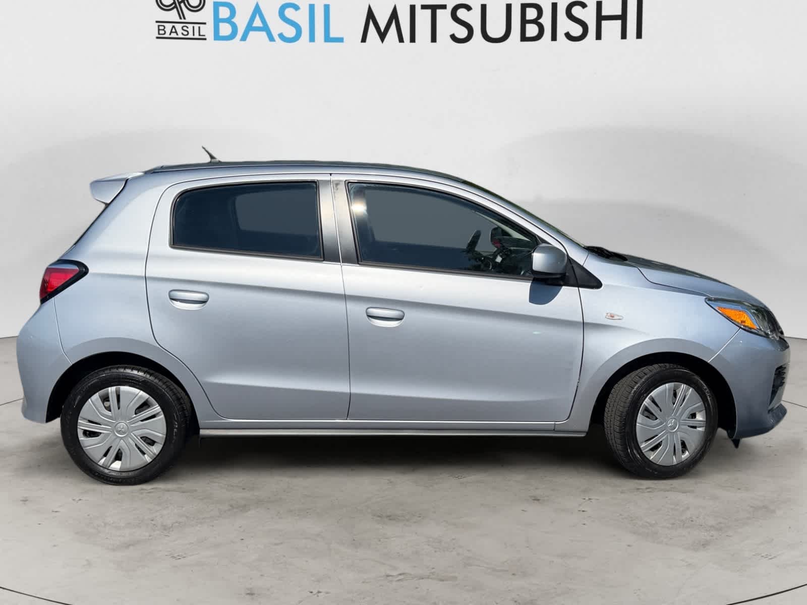 Used 2024 Starlight Silver Metallic Mitsubishi ES image 6
