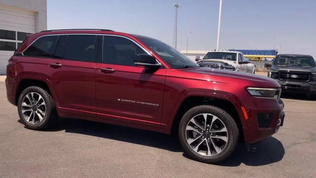 Used 2022 Red Jeep Overland image 3