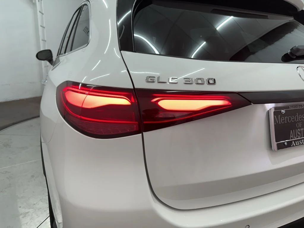 Used 2026 White Mercedes-Benz GLC 300 image 28