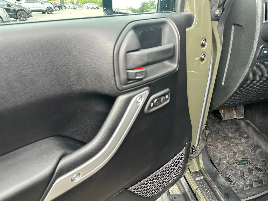 Used 2016 Green Jeep Unlimited Rubicon image 16
