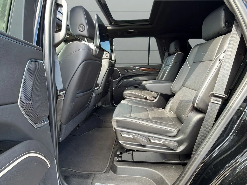 Used 2021 Black Cadillac Sport image 17