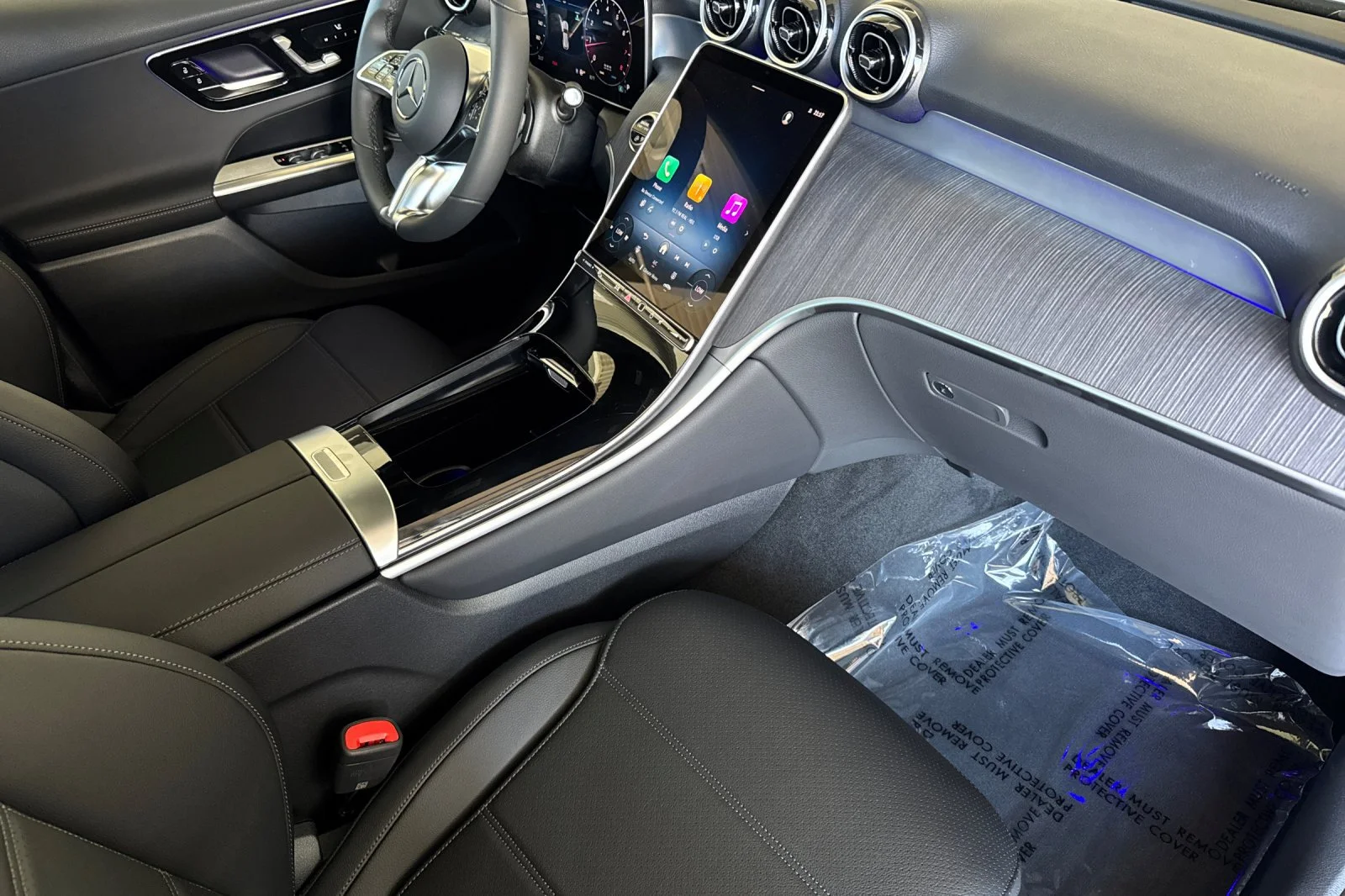 New 2027 Black Mercedes-Benz GLC 300 image 13
