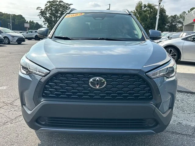 Used 2024  Toyota LE image 9