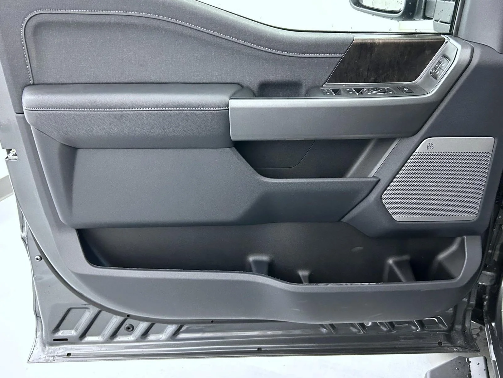 New 2026 Gray Ford Lariat image 9