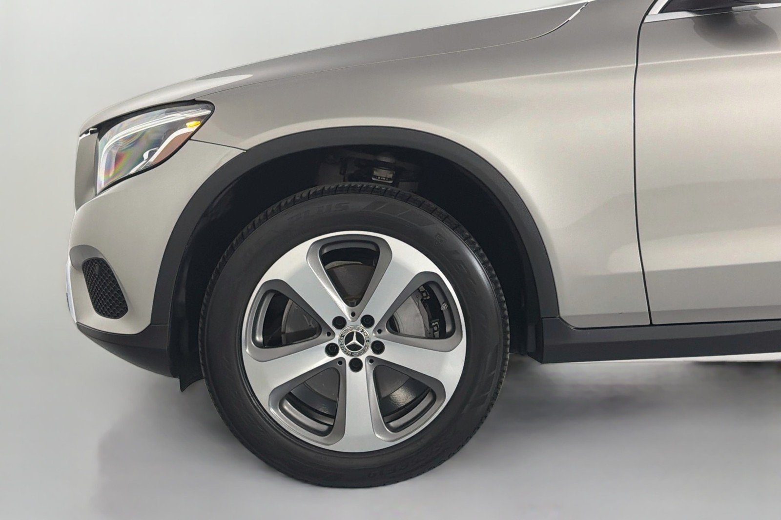 Used 2019 Mojave Silver Metallic Mercedes-Benz 300 image 9