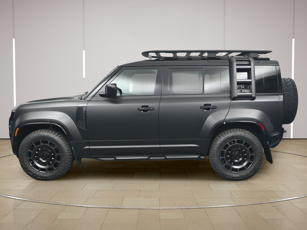 New 2026 Black Land Rover  image 2