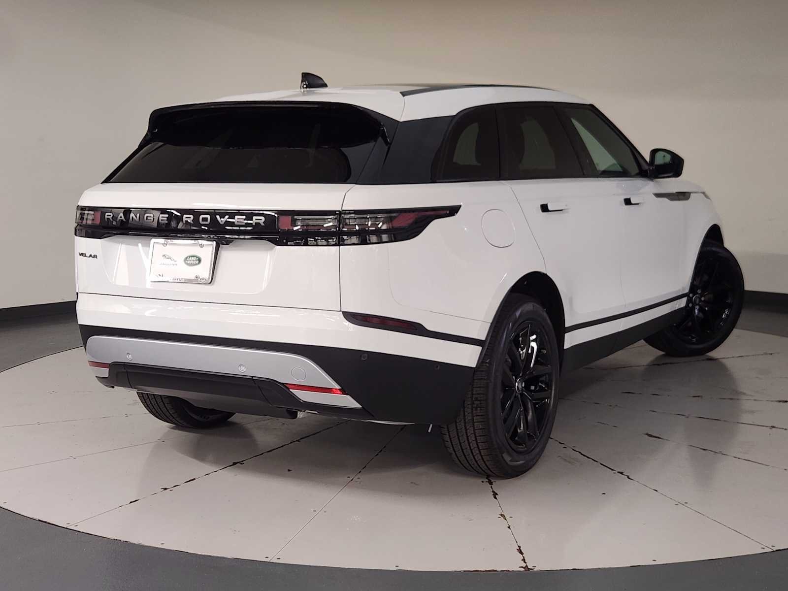 New 2026 Fuji White Land Rover S image 2