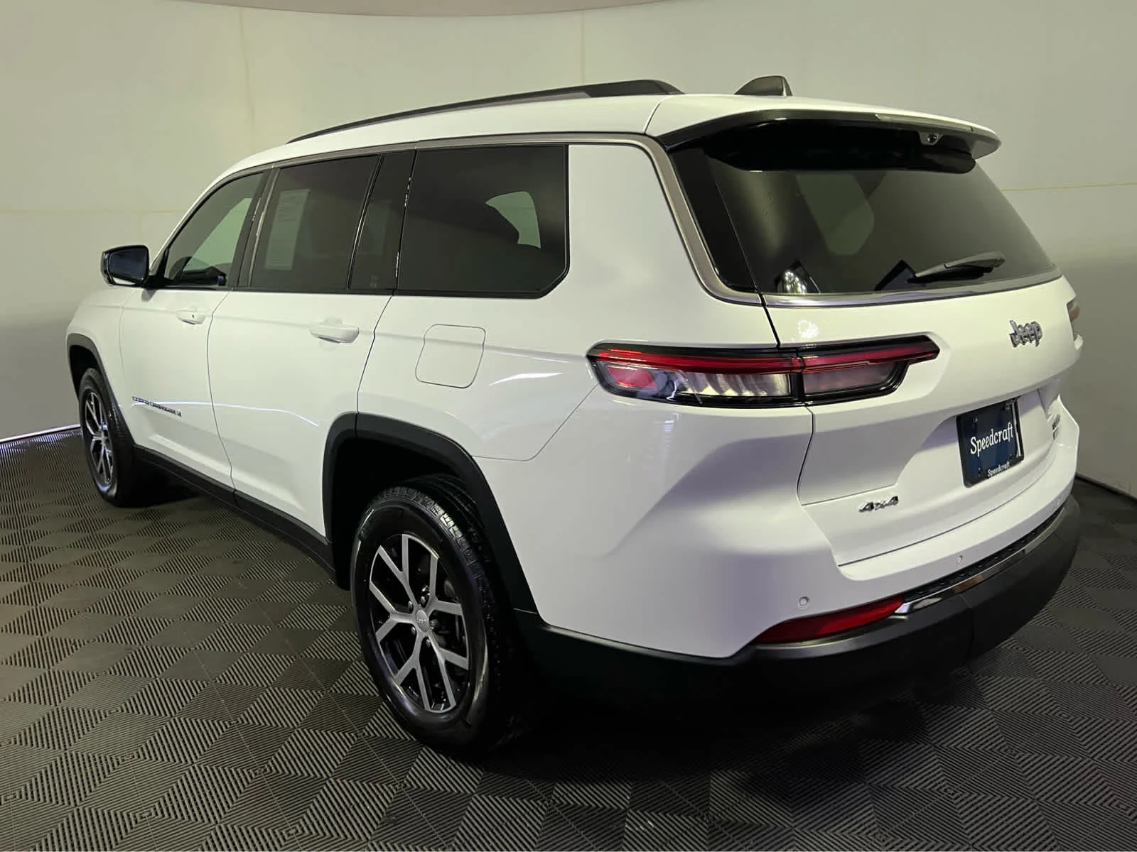 Used 2023 Bright White Clearcoat Jeep Limited image 5