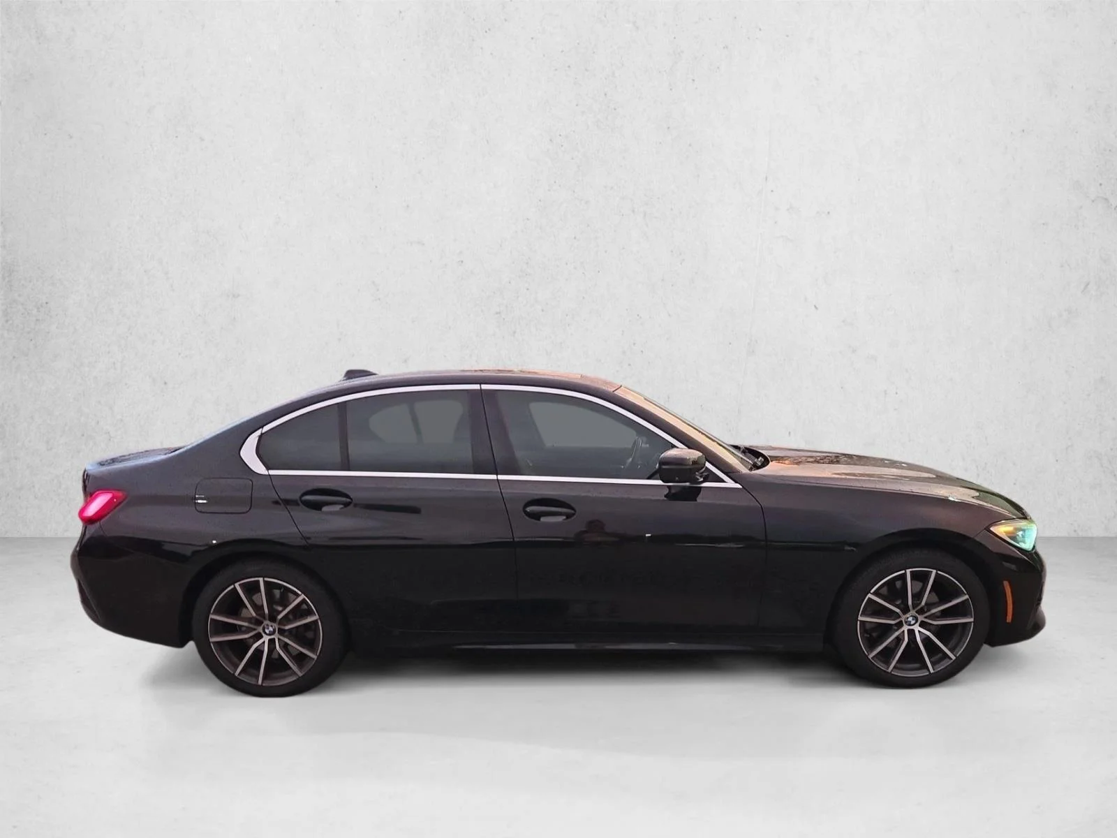 Used 2021 Jet Black BMW 330i image 4