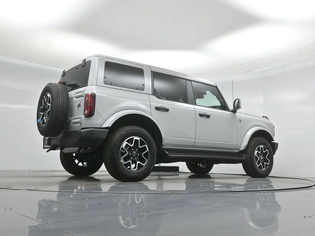 New 2026 Avalanche Gray Ford Outer Banks image 47