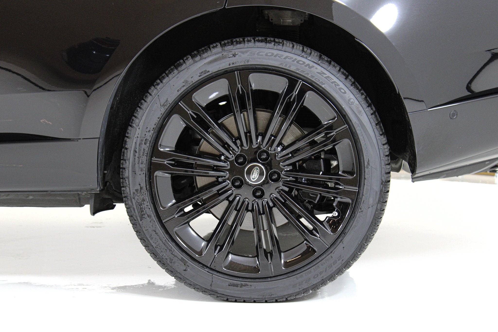 Used 2025 Black Land Rover Autobiography image 13