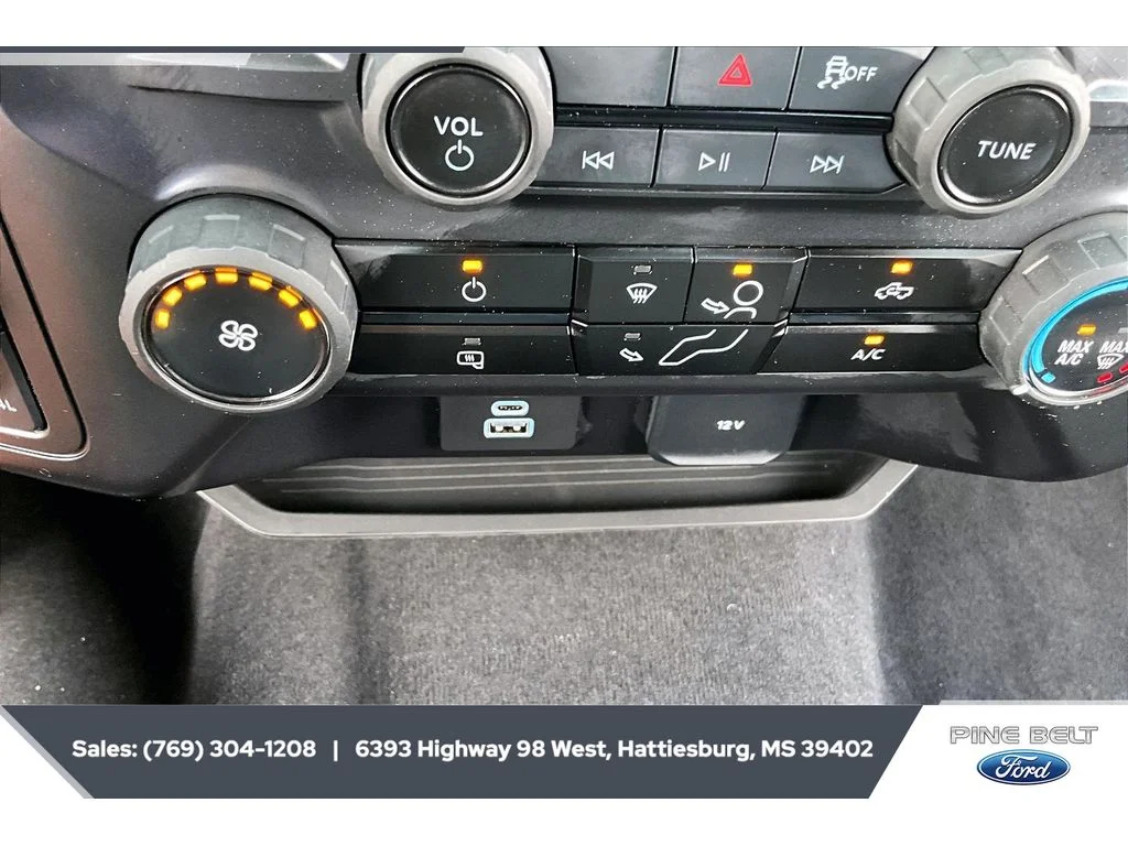 New 2026 Oxford White Ford F-250® XLT image 23