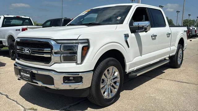 Used 2025 White Ford Lariat image 5