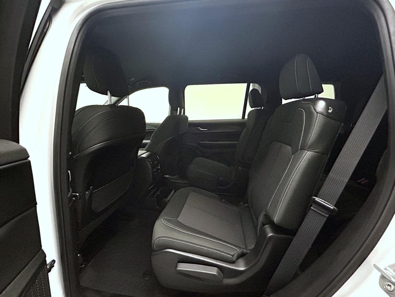 New 2026 Bright White Clearcoat Jeep Laredo image 20