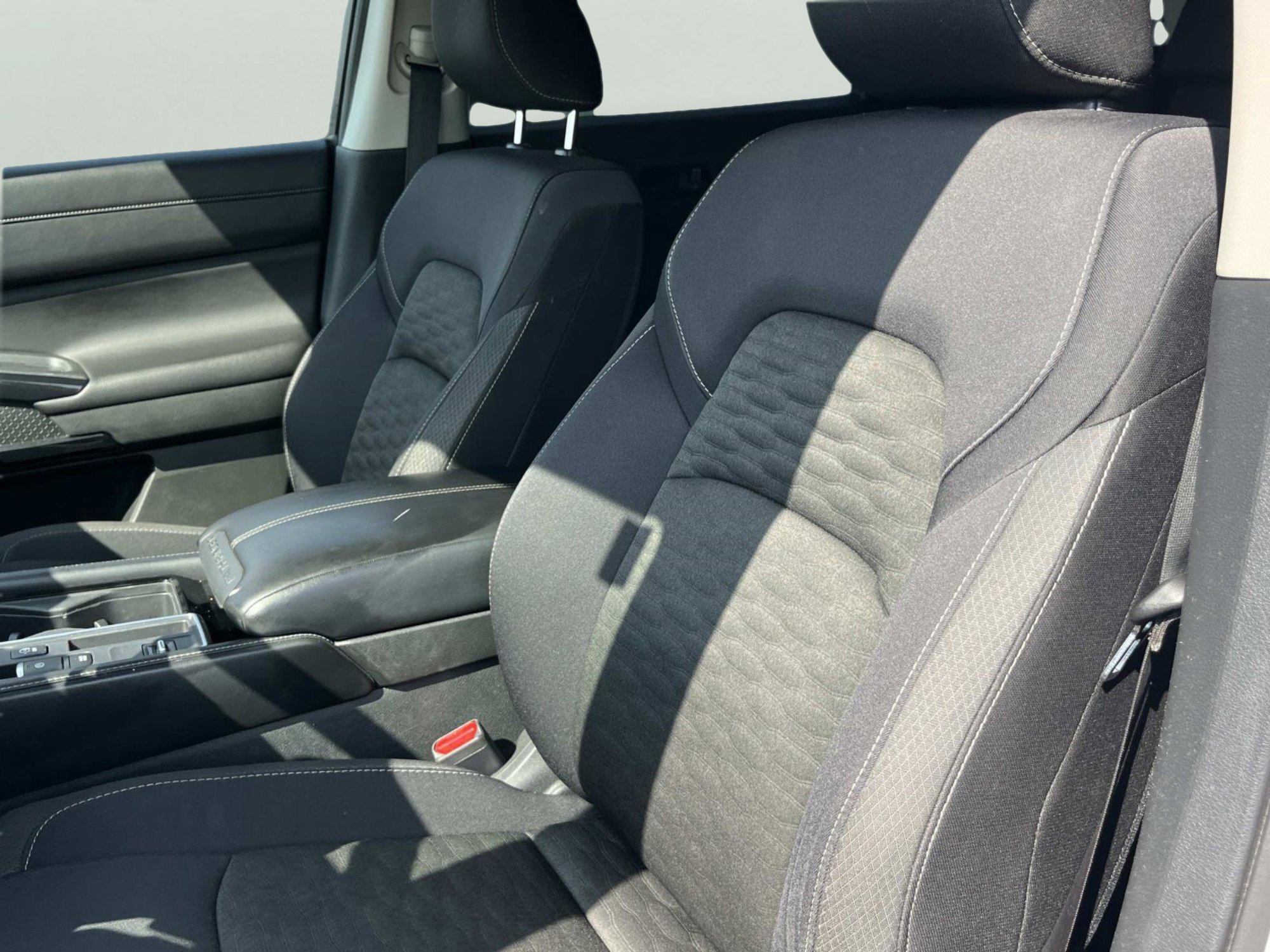 Used 2023 Pearl White Tricoat Nissan SV image 25